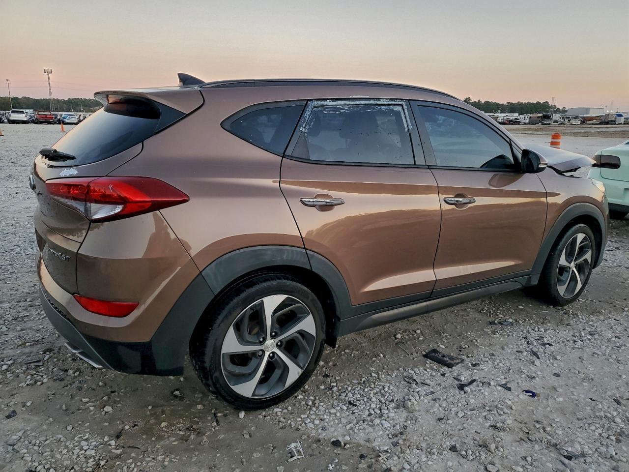 2016 Hyundai Tucson Limited - Image 3