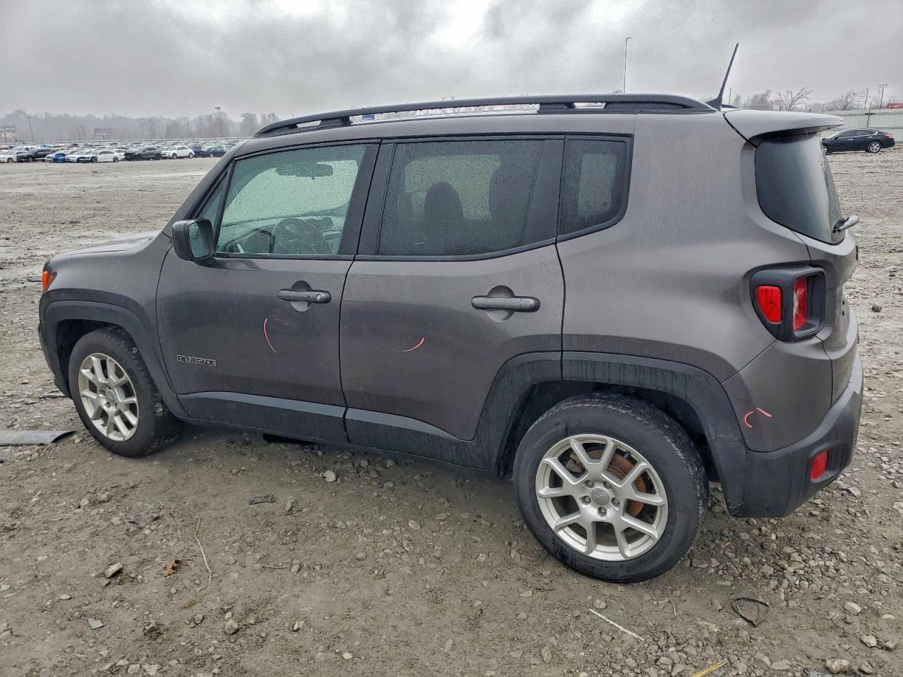 2021 Jeep Renegade Latitude - Фото 2