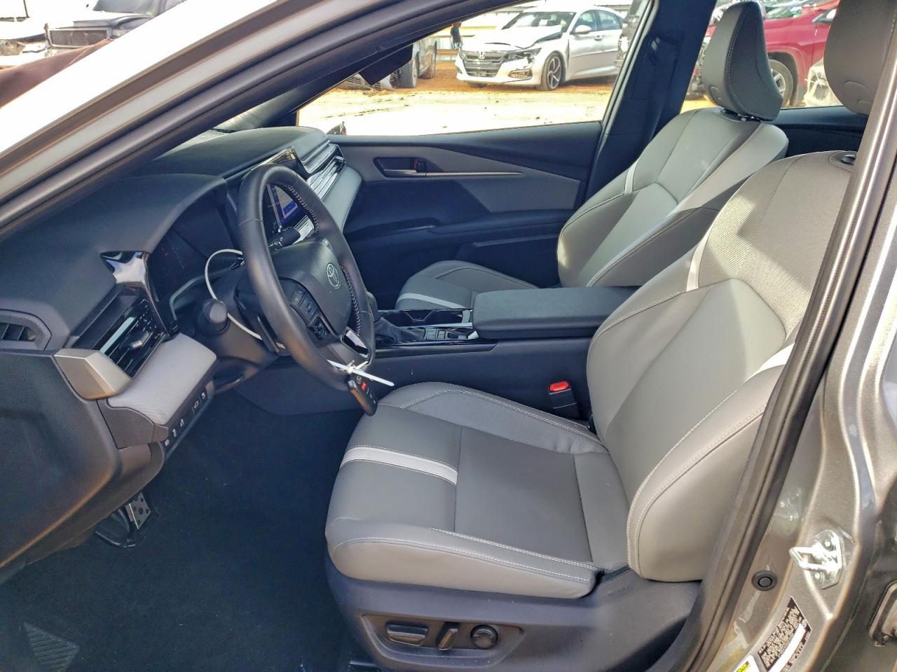 2025 Toyota Camry Xse - Image 7