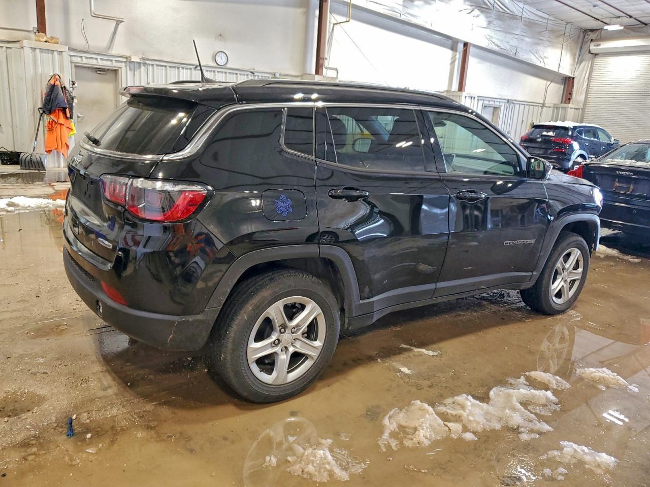 2024 Jeep Compass Latitude - Image 3