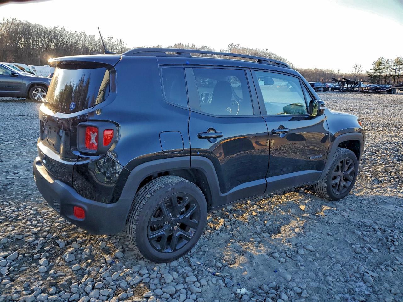 2023 Jeep Renegade Altitude - Фото 3