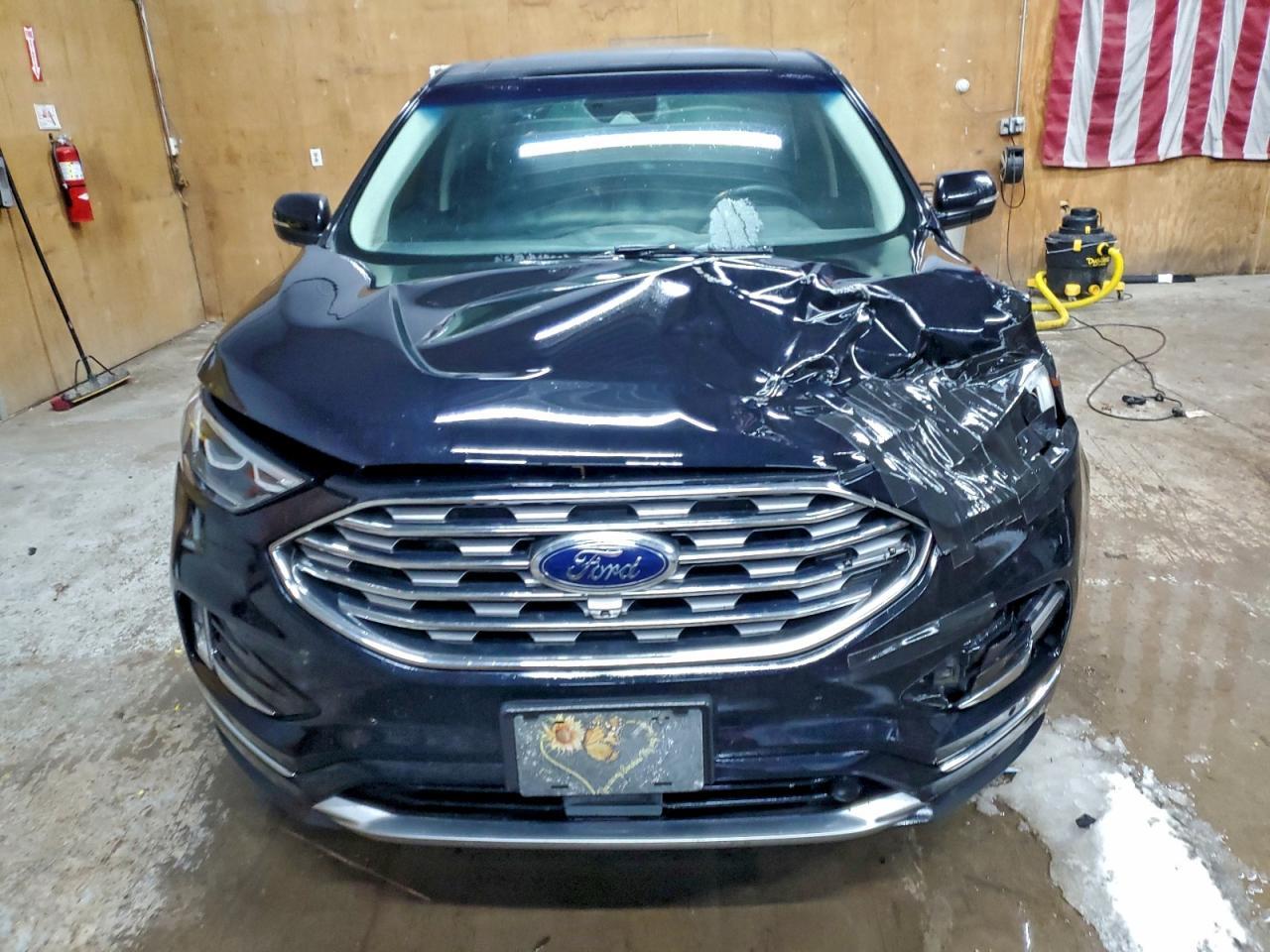 2019 Ford Edge Titanium - Image 5
