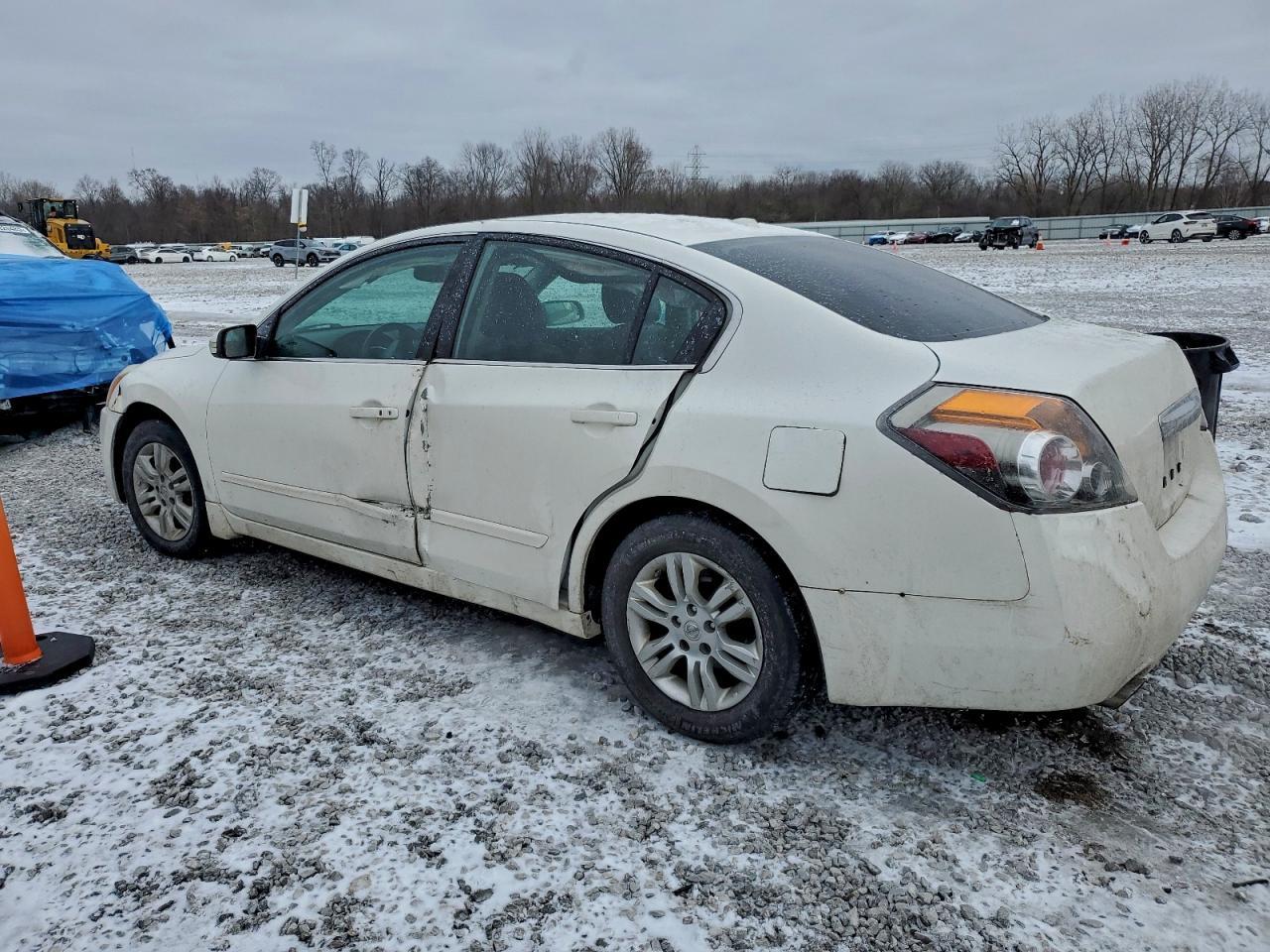 2012 Nissan Altima Base - Image 2