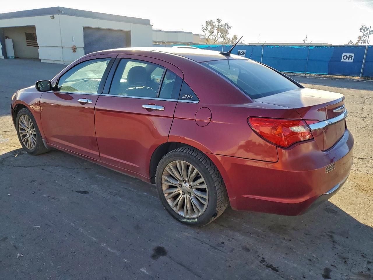2011 Chrysler 200 Limited - Image 2