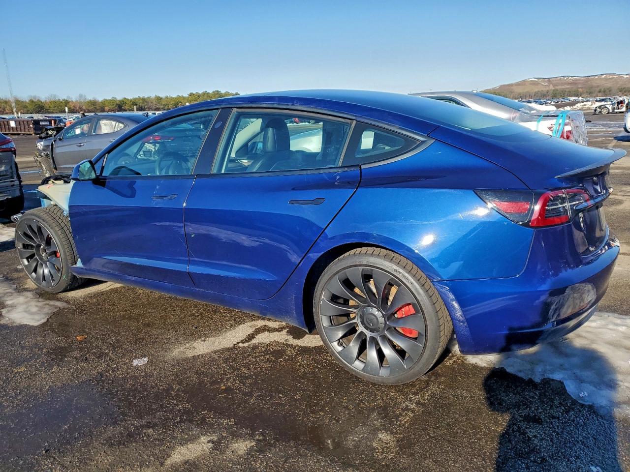 2022 Tesla Model 3 - Фото 2