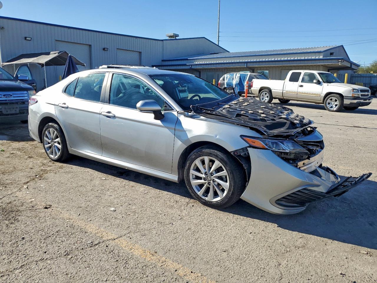 2023 Toyota Camry Le - Фото 4