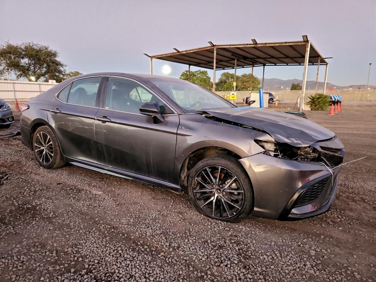 2019 Toyota Camry L - Фото 4