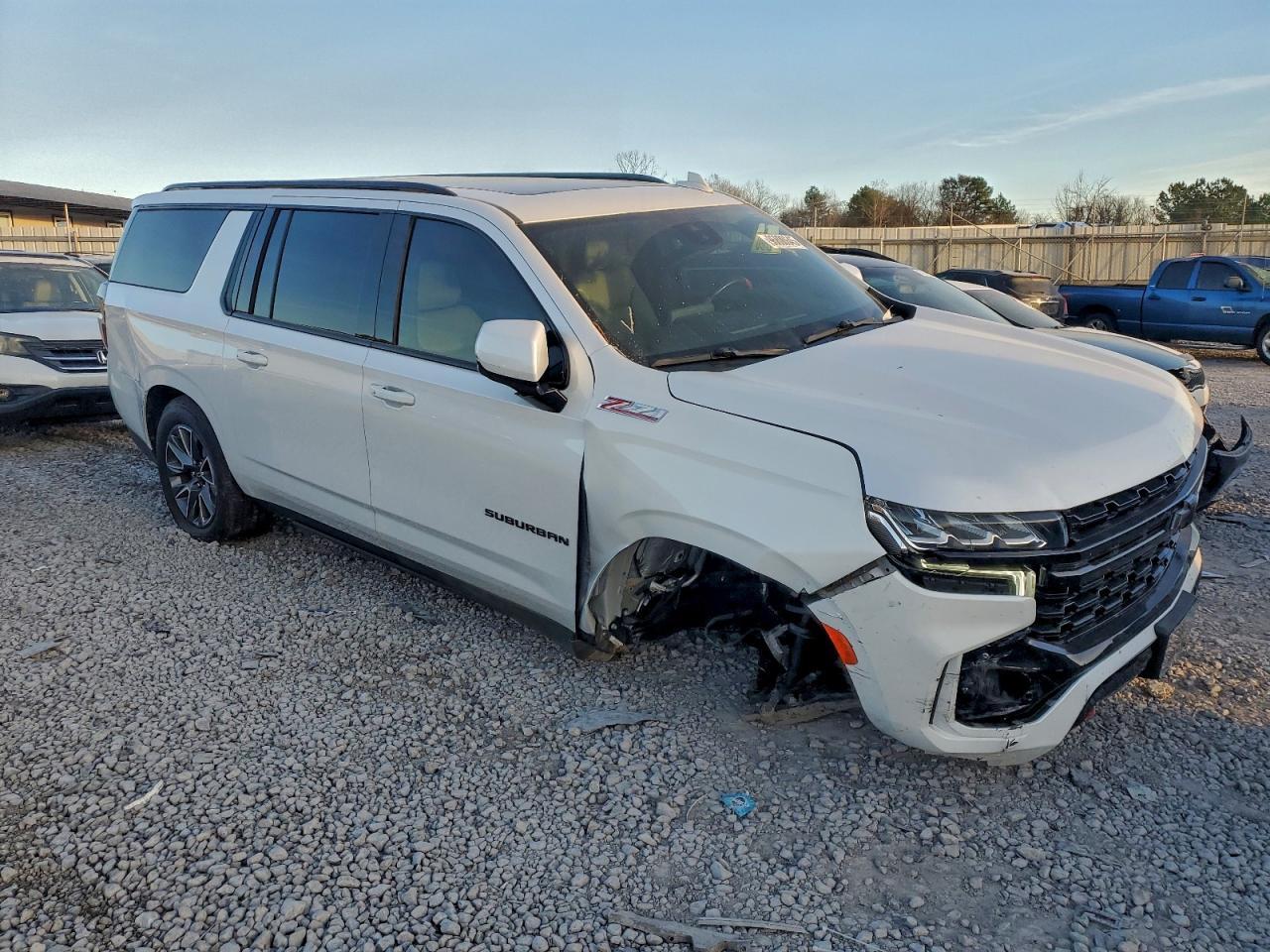 2023 Chevrolet Suburban K1500 Z71 - Image 4
