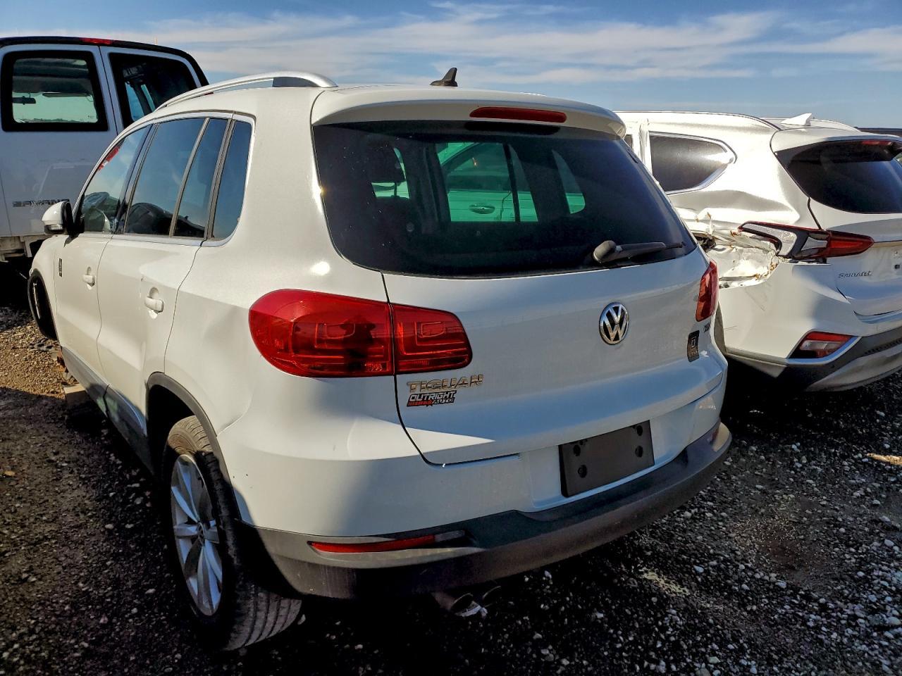 2017 Volkswagen Tiguan Wolfsburg - Image 2
