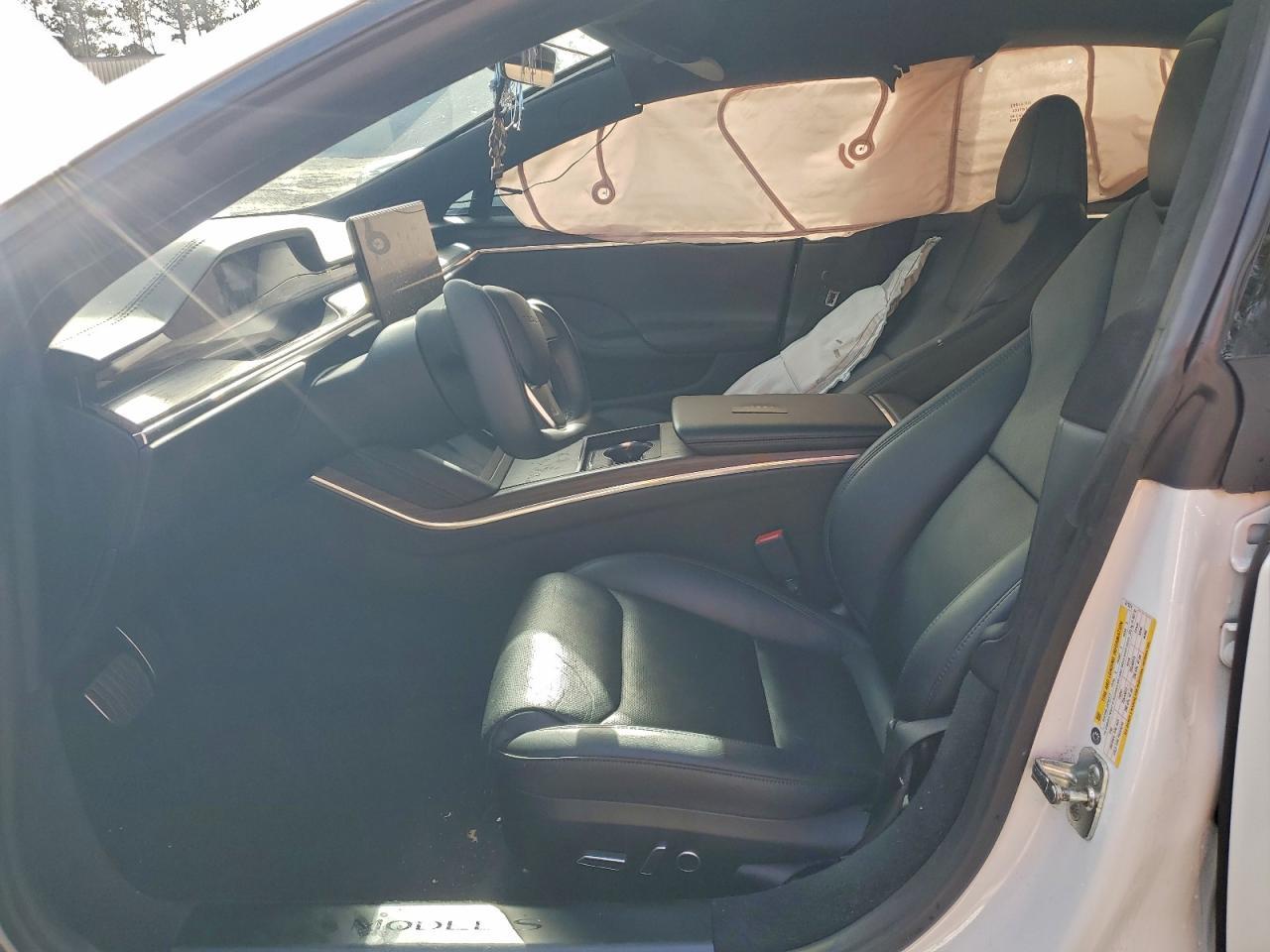 2022 Tesla Model S - Фото 7