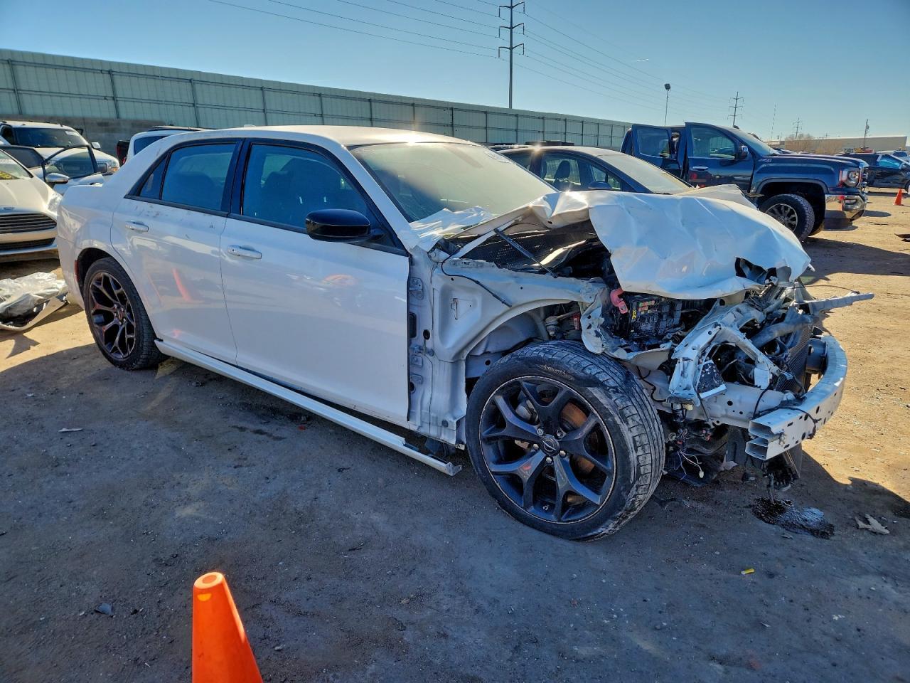 2022 Chrysler 300 Touring - Фото 4