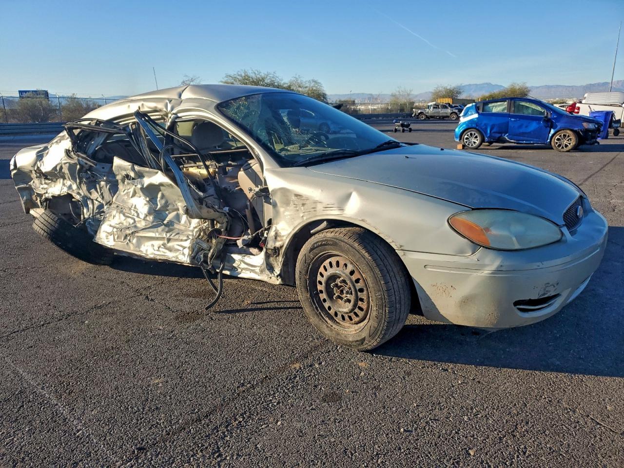 2005 Ford Taurus Se - Фото 4