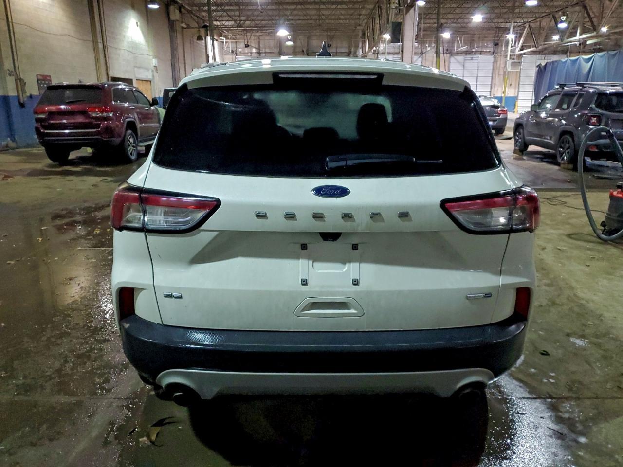 2020 Ford Escape Se - Фото 6
