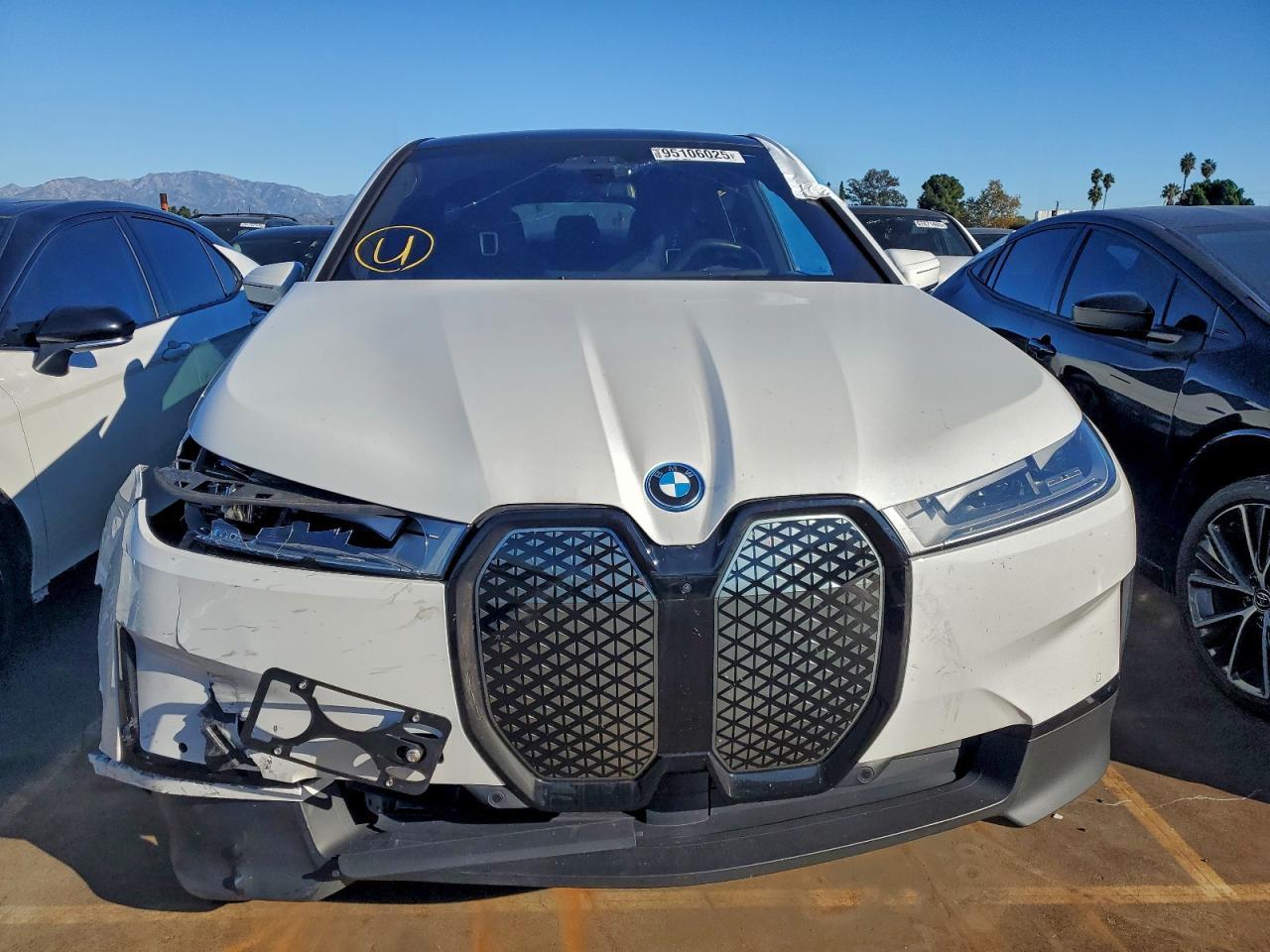 2024 BMW Ix xDrive50 - Image 5