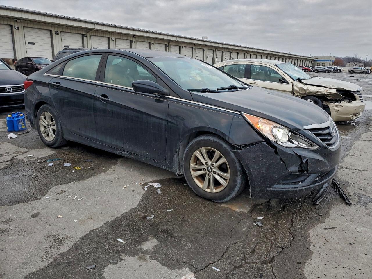 2013 Hyundai Sonata Gls - Image 4