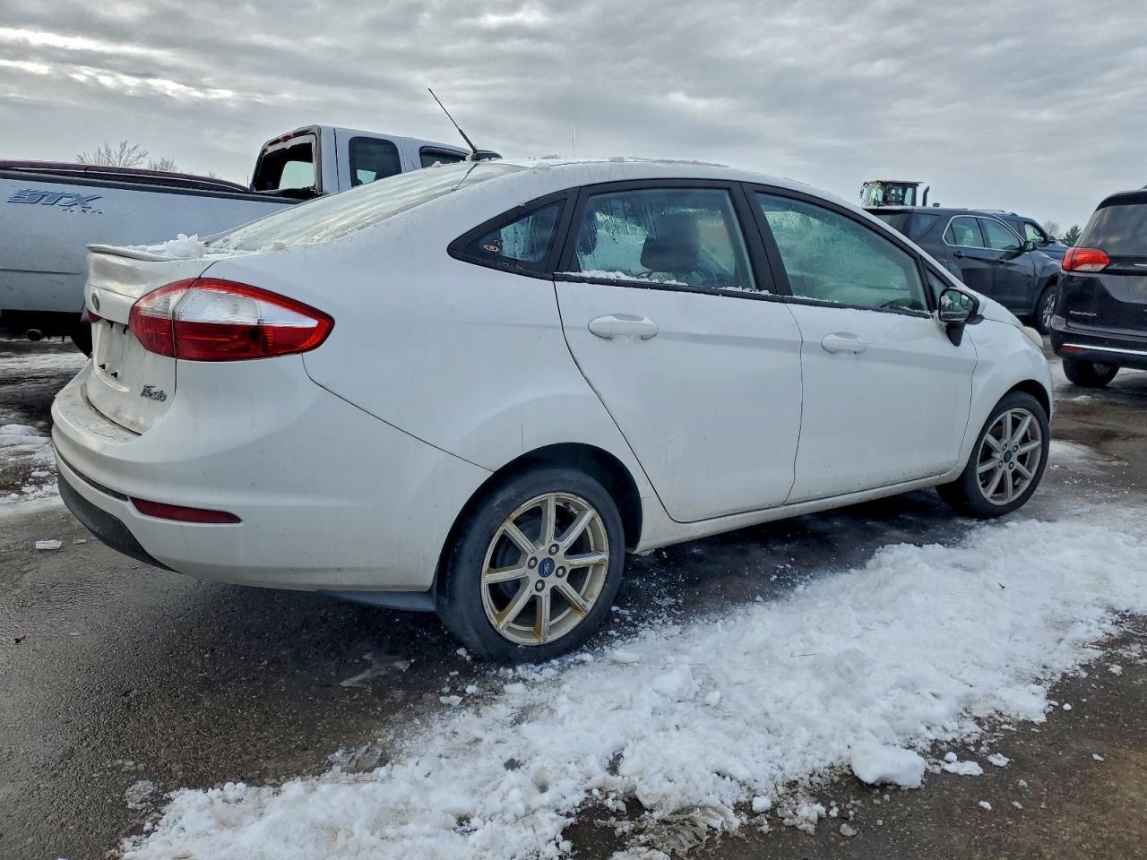 2019 Ford Fiesta Se - Фото 3