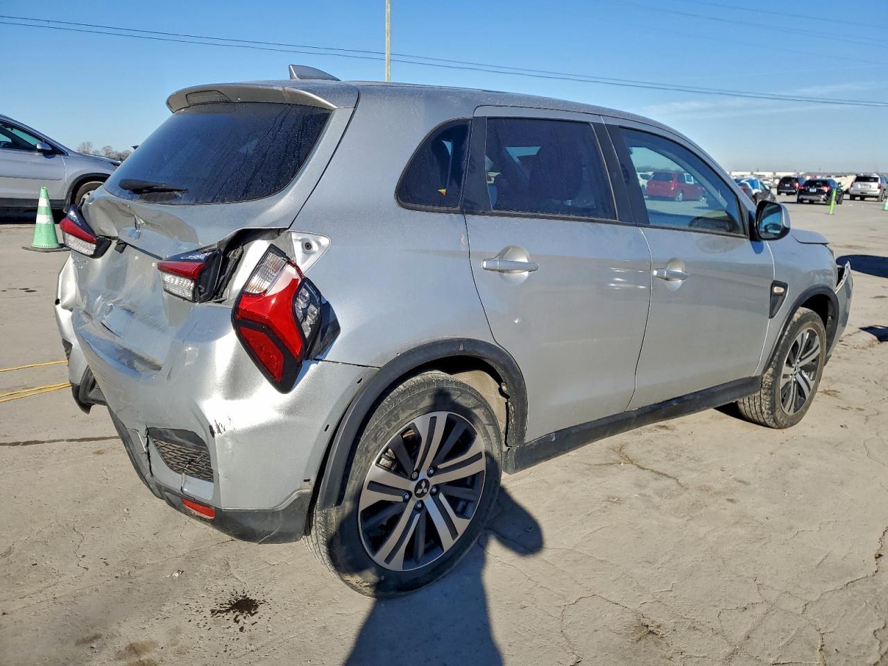 2022 Mitsubishi Outlander Sport Es - Image 3
