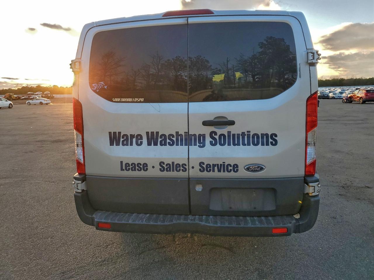 2017 Ford Transit 250 Delivery Van - Фото 6