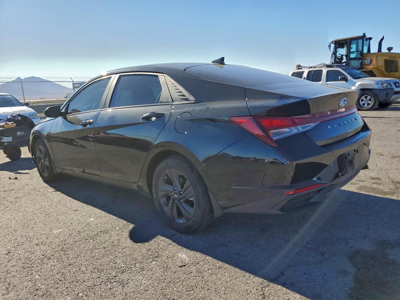 2023 Hyundai Elantra Sel - Фото 2