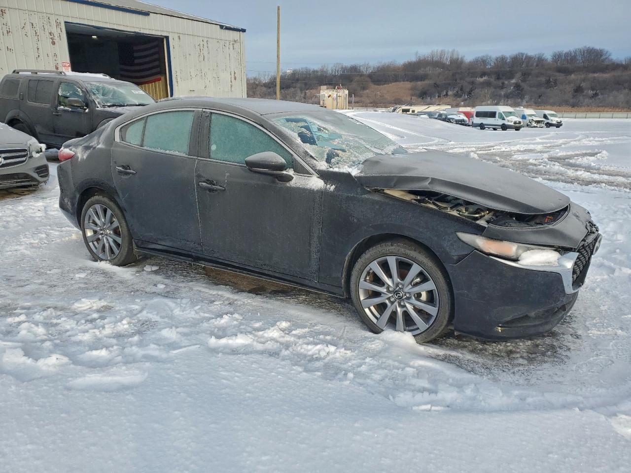 2025 Mazda 3 Preferred - Image 4