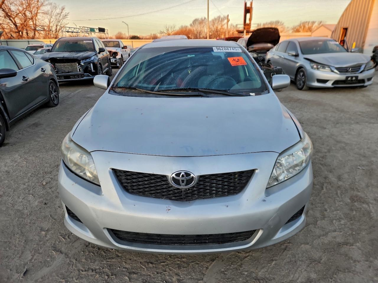 2010 Toyota Corolla Base - Фото 5