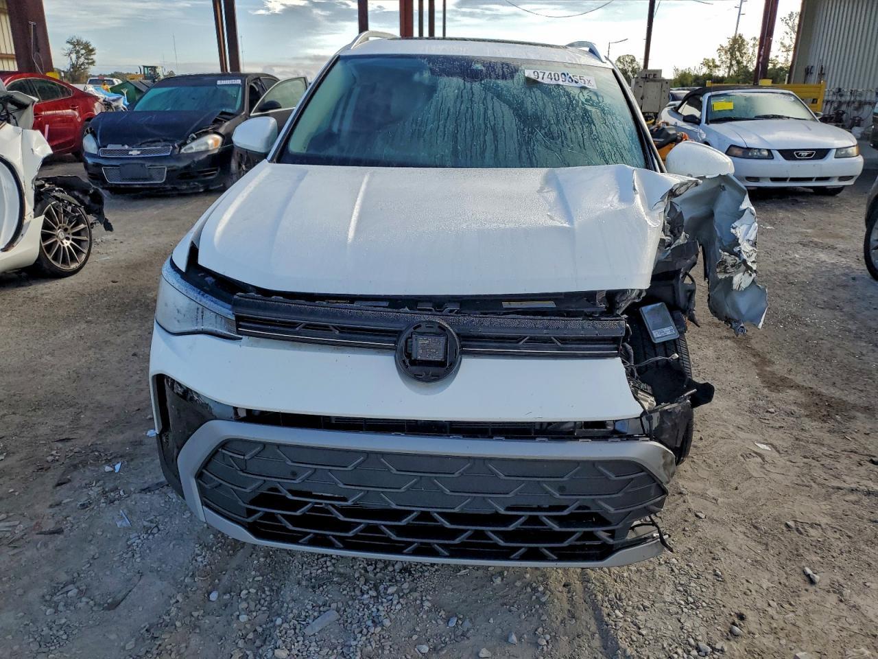 2025 Volkswagen Taos Se - Image 5