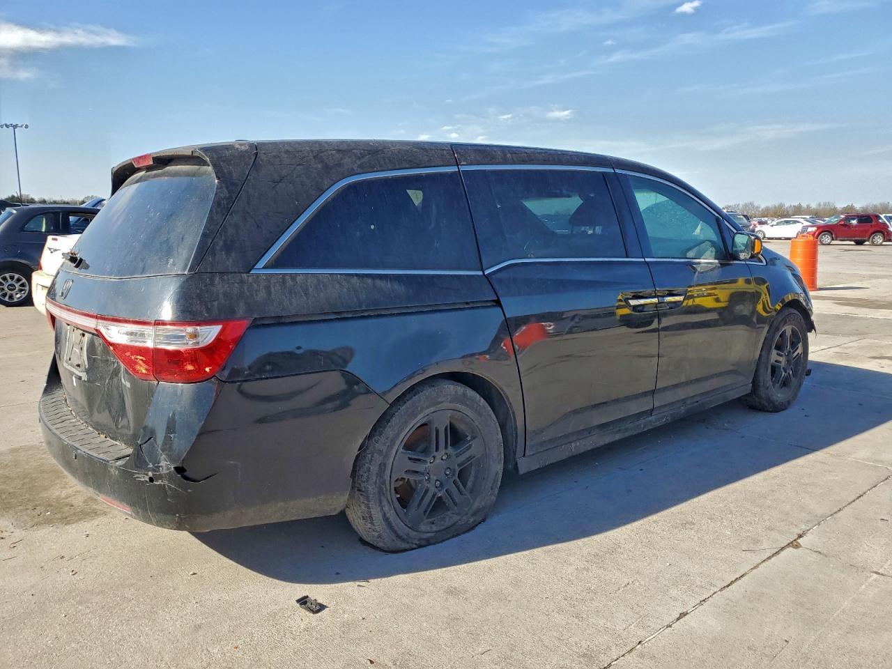 2011 Honda Odyssey - Image 3