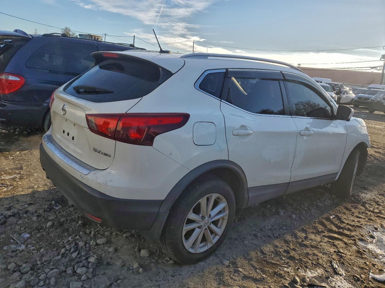 2017 Nissan Rogue Sport Sv - Фото 3