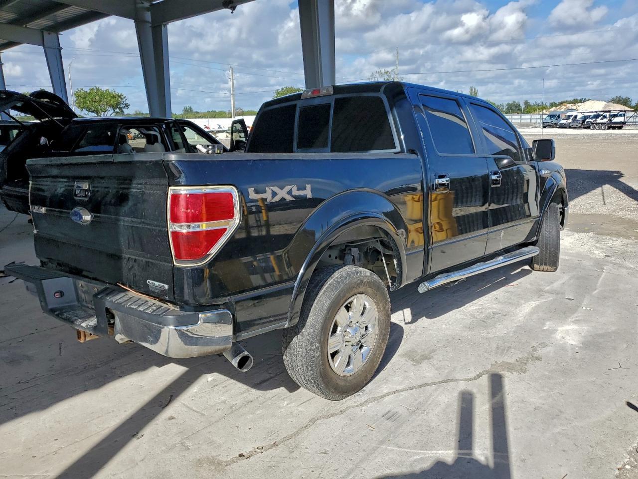 2011 Ford F150 Supercrew - Фото 3