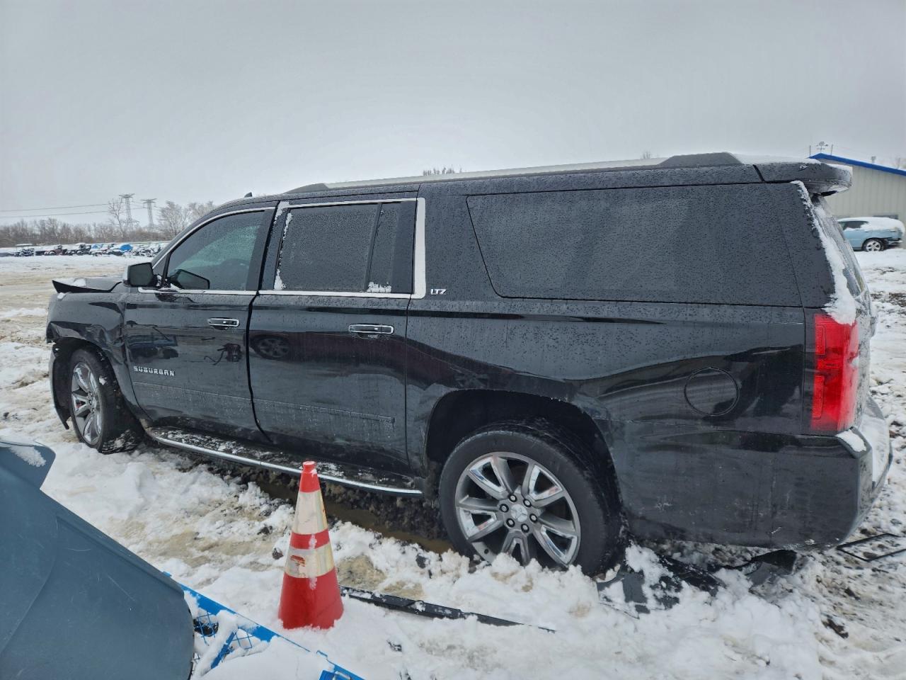 2016 Chevrolet Suburban K1500 Ltz - Image 2