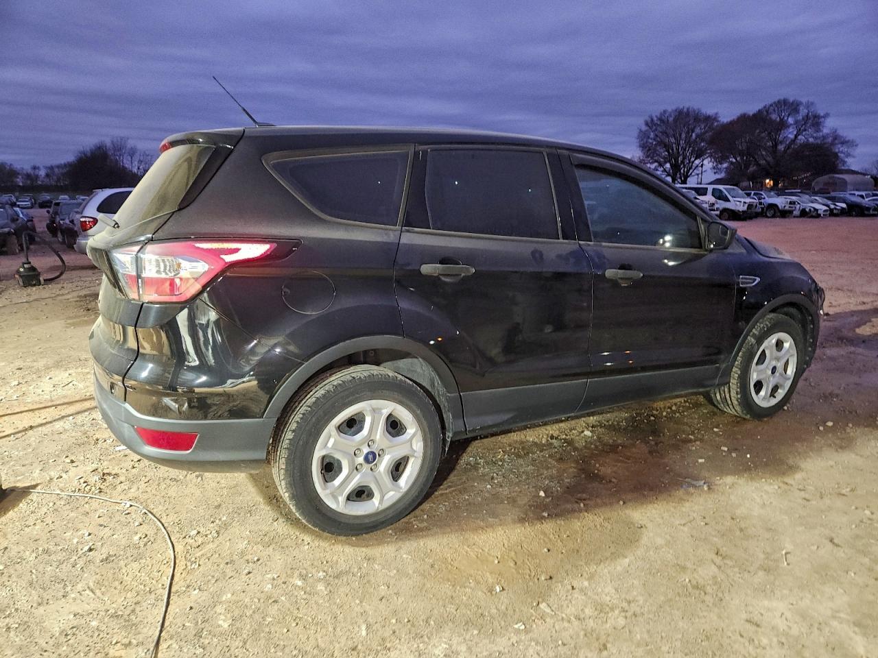 2017 Ford Escape S - Фото 3