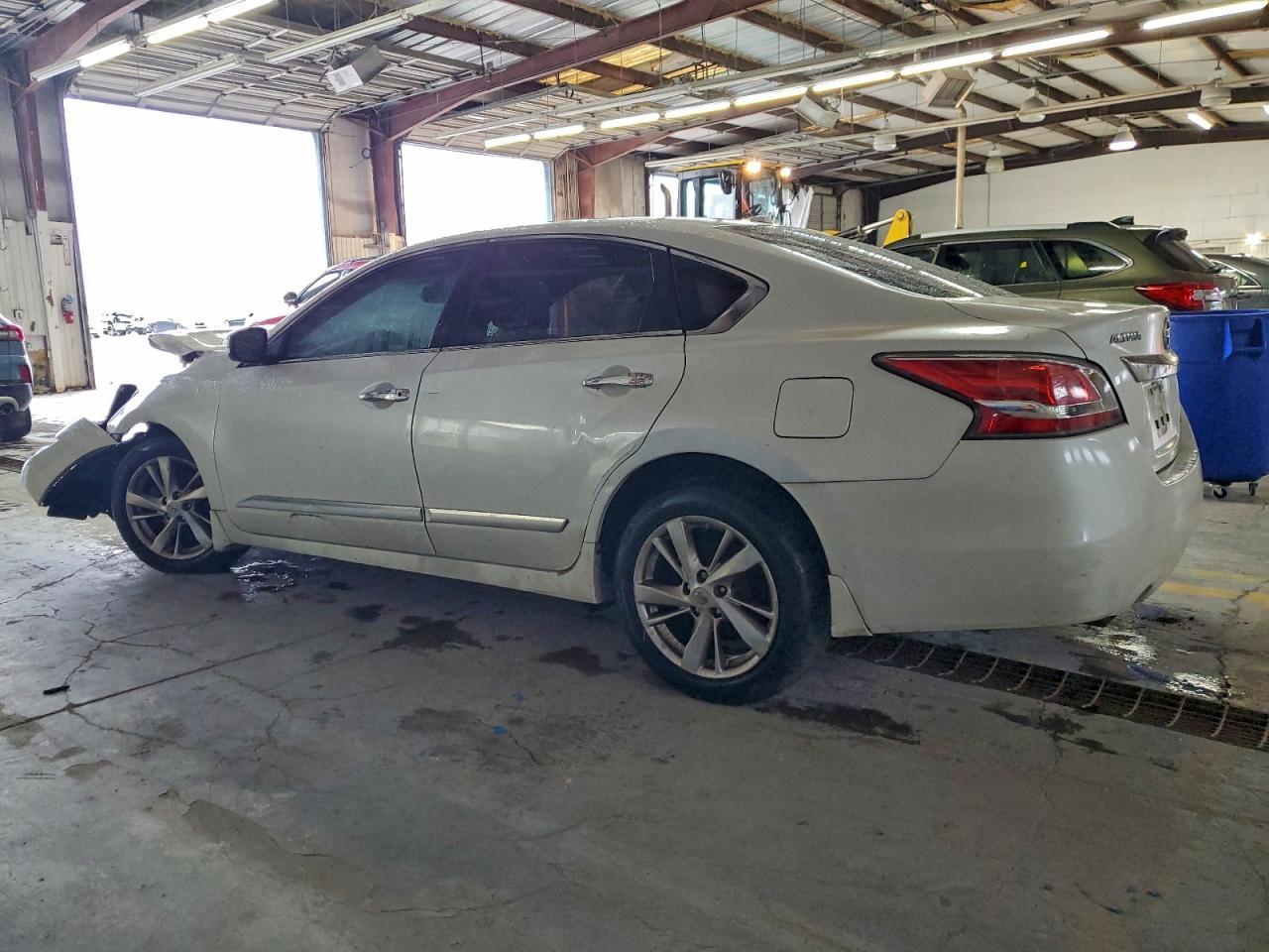 2014 Nissan Altima 2.5 - Image 2