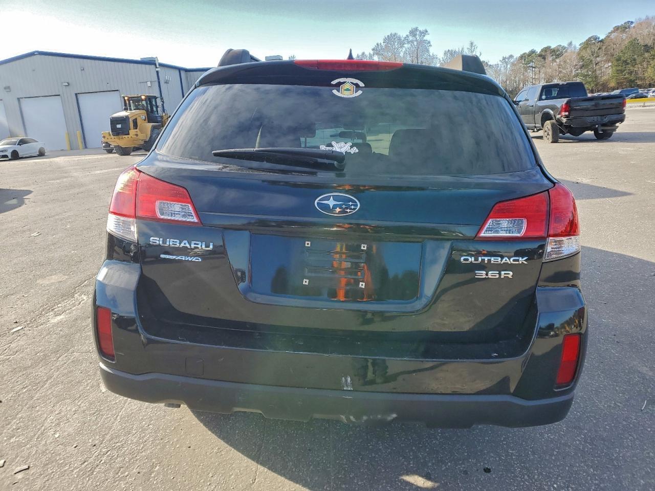 2011 Subaru Outback 3.6R Limited - Image 6