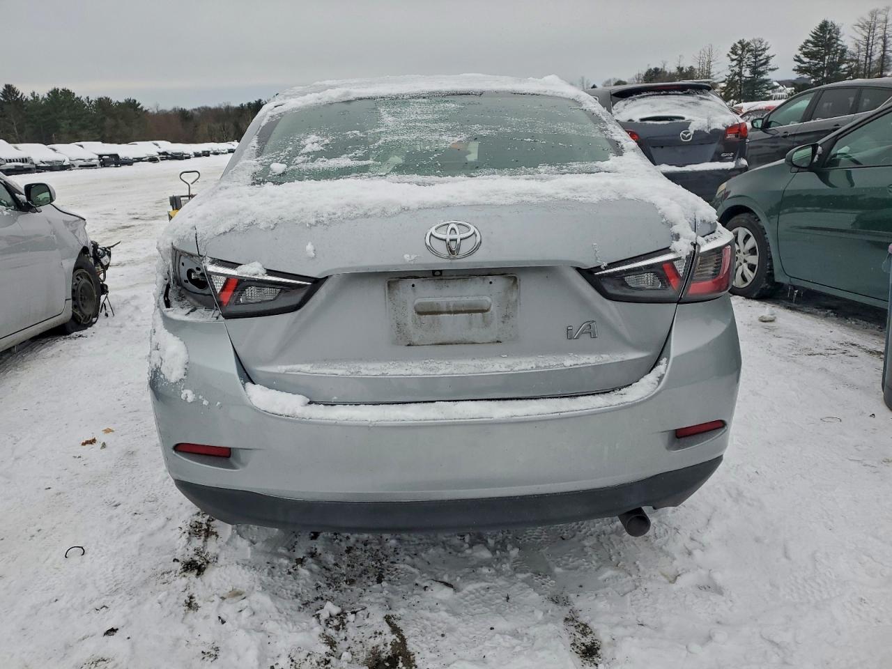 2017 Toyota Yaris Ia - Image 6