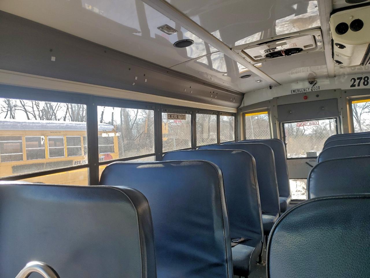 2012 Chevrolet Express School Bus - Фото 6
