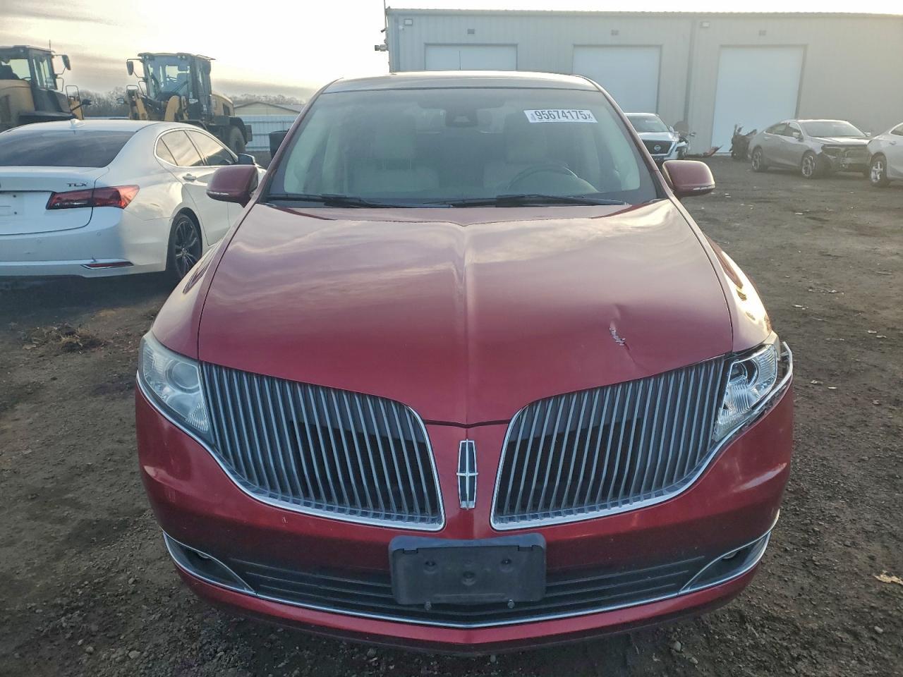 2013 Lincoln Mkt - Image 5