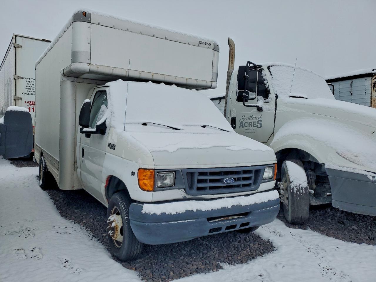 2006 Ford E450 Box Truck - Image 4