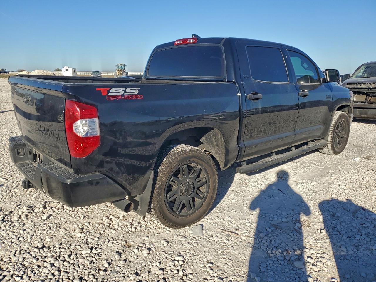 2021 Toyota Tundra Crewmax Sr5 - Image 3