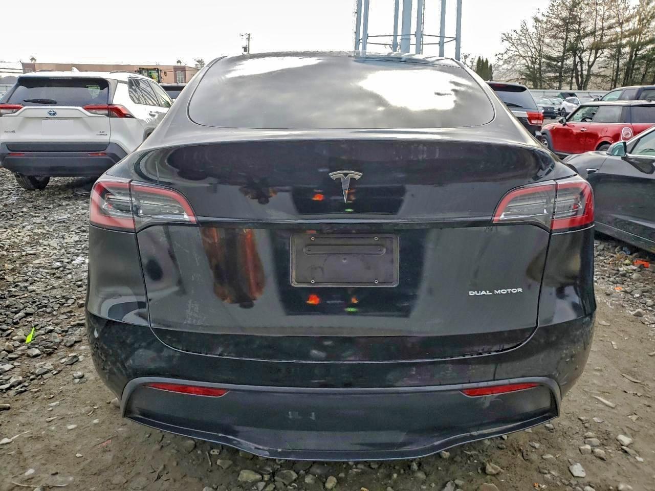 2024 Tesla Model Y - Фото 6