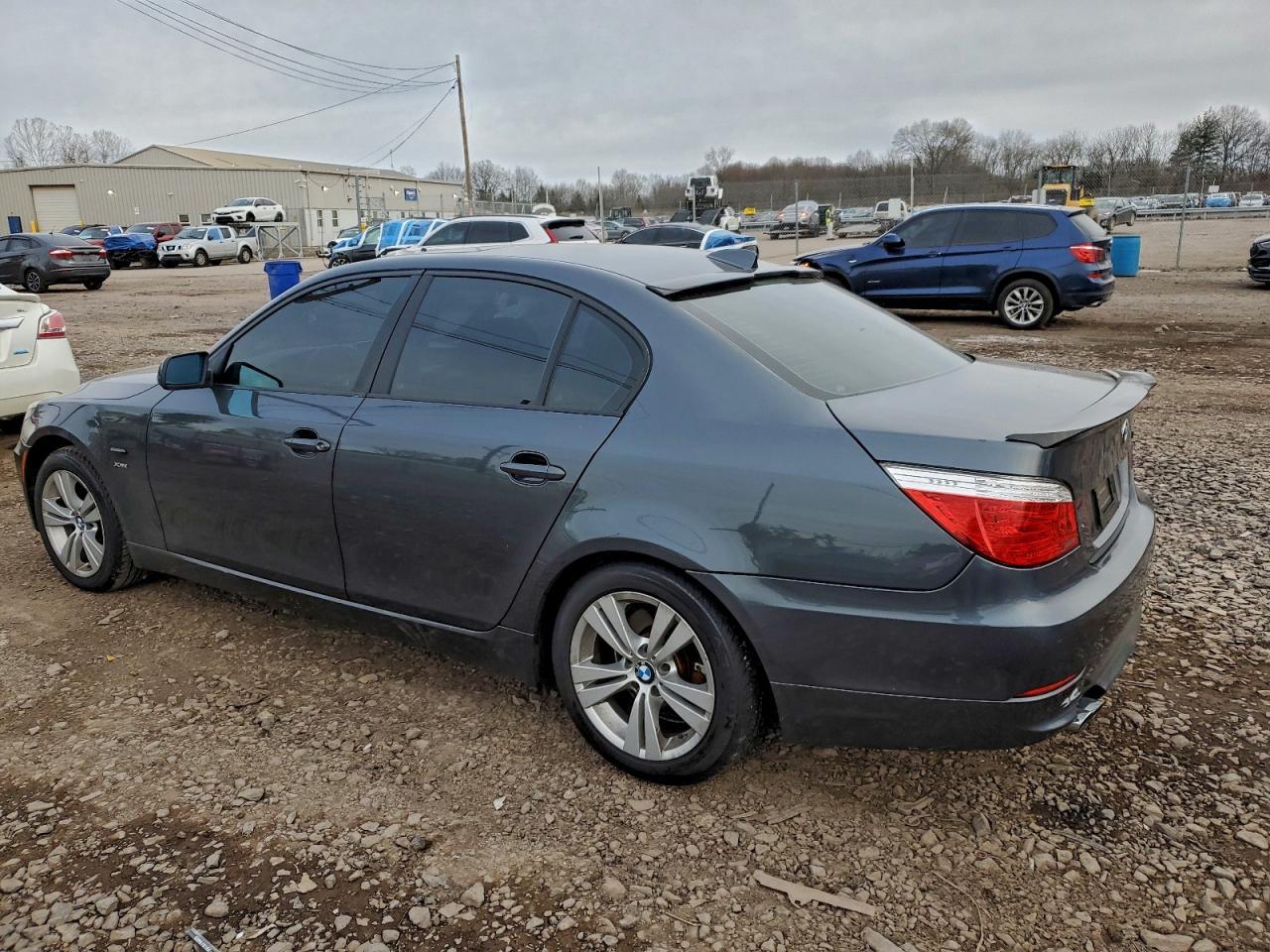 2010 BMW 528 Xi - Фото 2