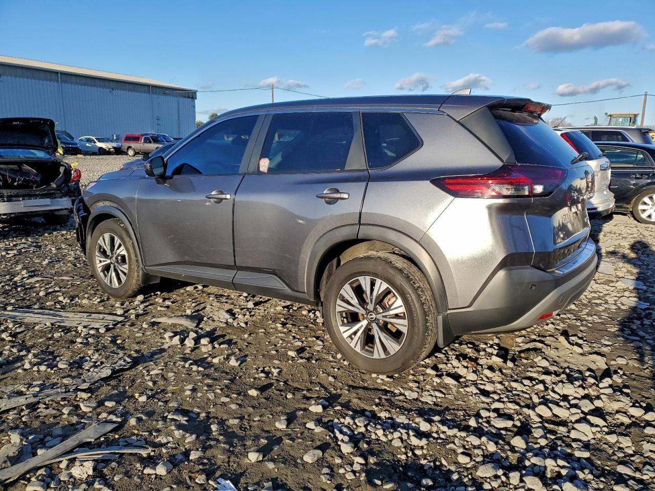 2022 Nissan Rogue Sv - Image 2