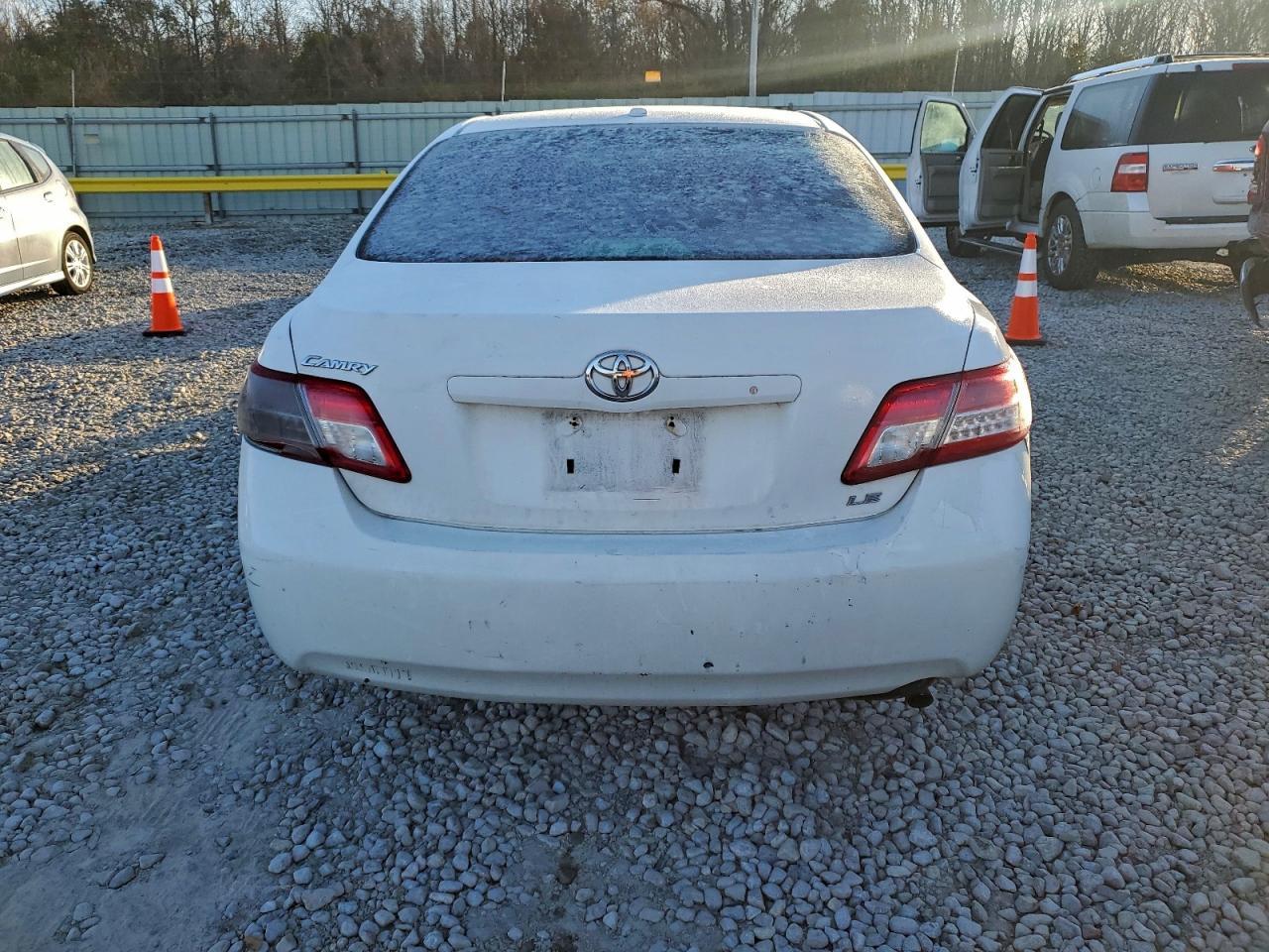 2011 Toyota Camry Base - Фото 6