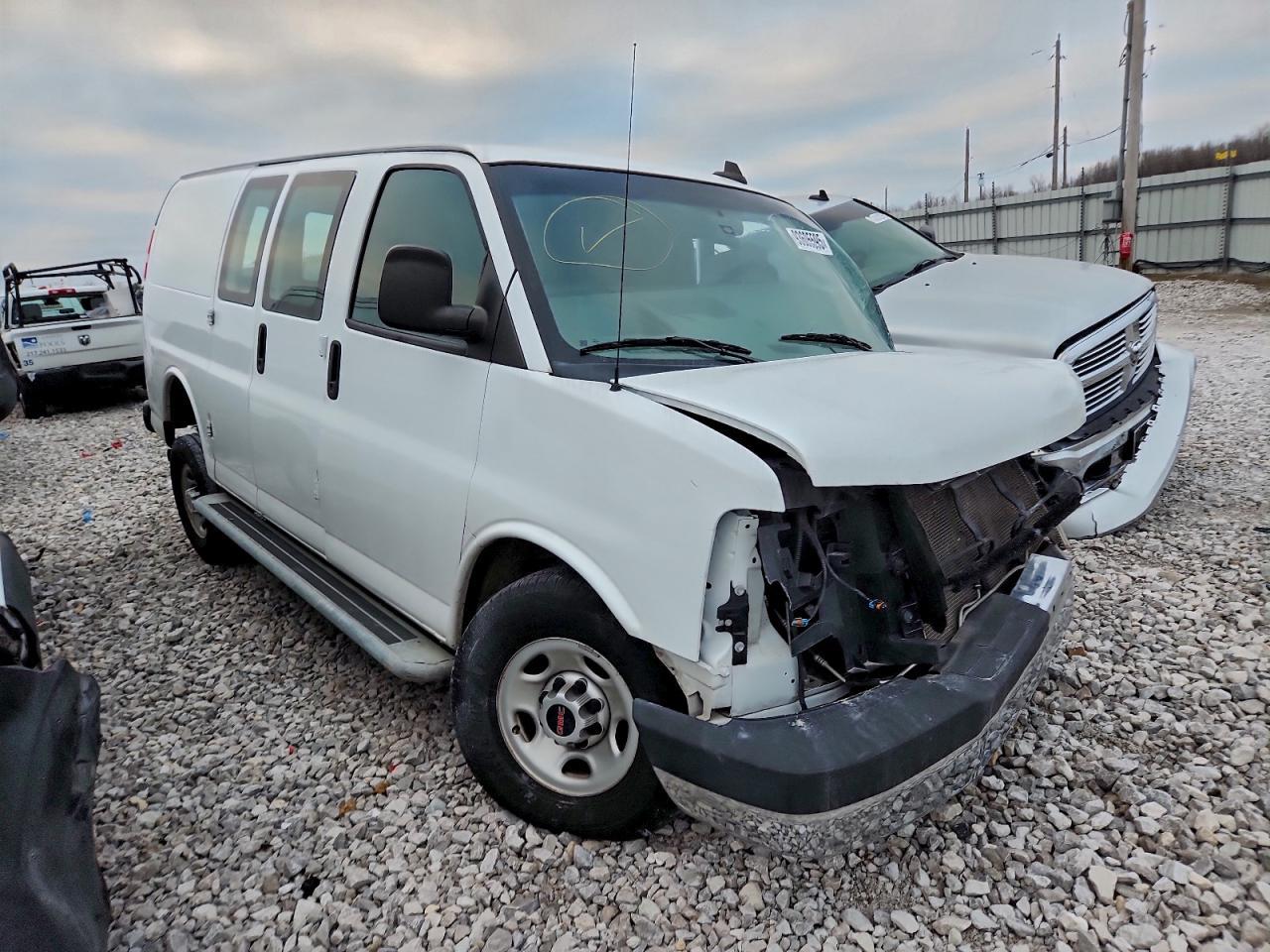 2020 GMC Savana G2500 - Image 4