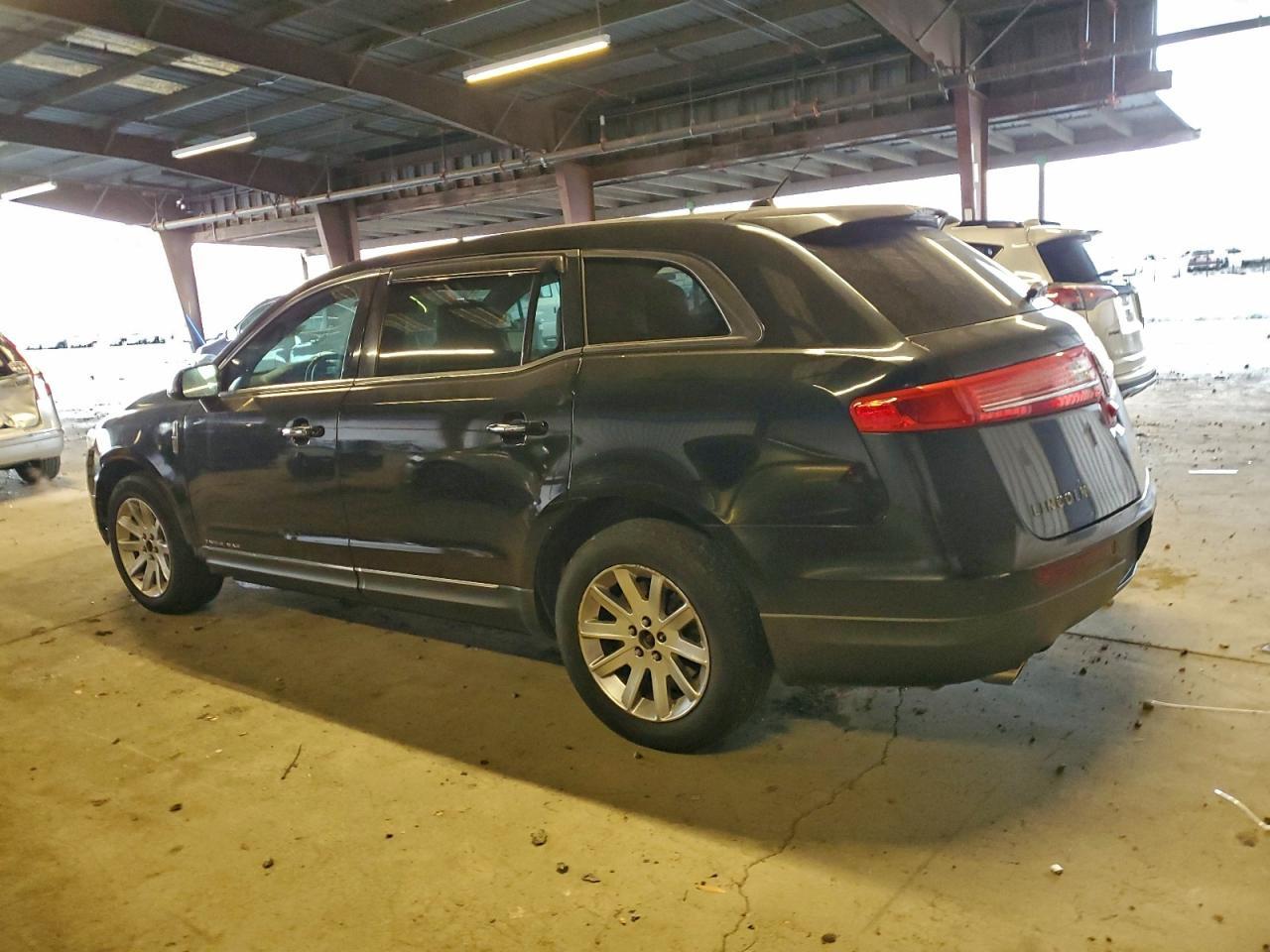 2013 Lincoln Mkt - Фото 2