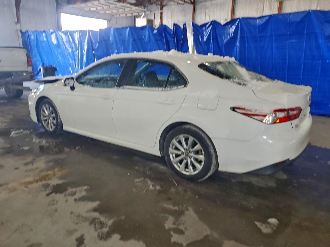 2018 Toyota Camry Le - Image 2