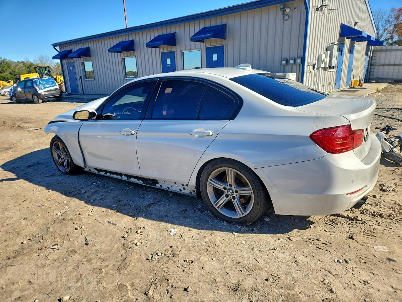 2015 BMW 328 I - Фото 2