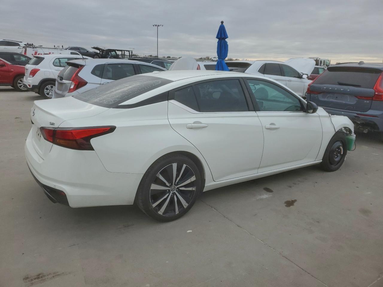 2020 Nissan Altima Sr - Image 3