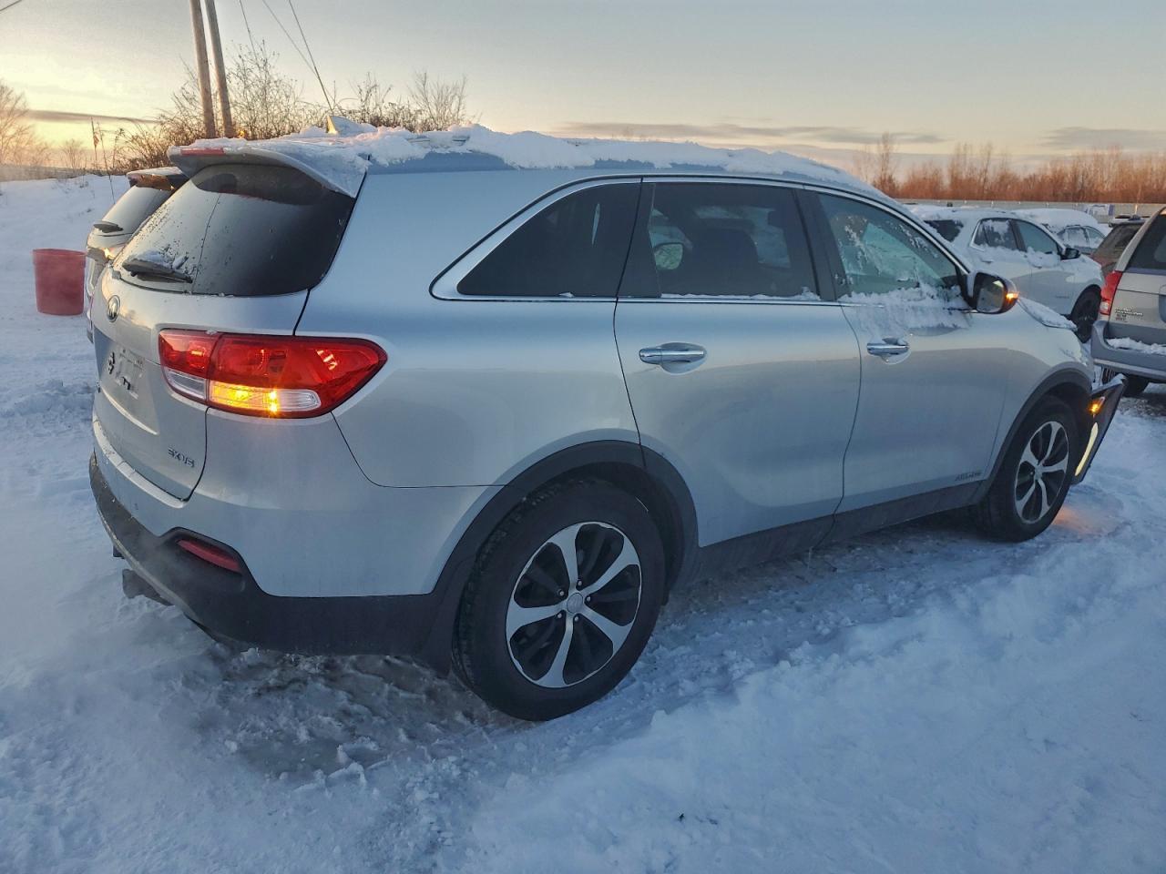 2016 Kia Sorento Ex - Image 3