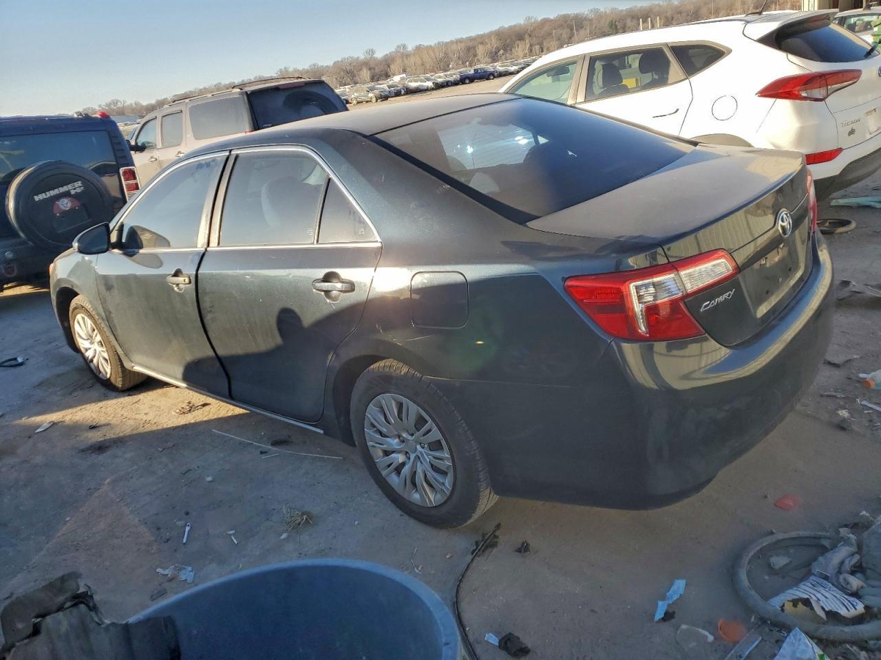 2014 Toyota Camry L - Фото 2