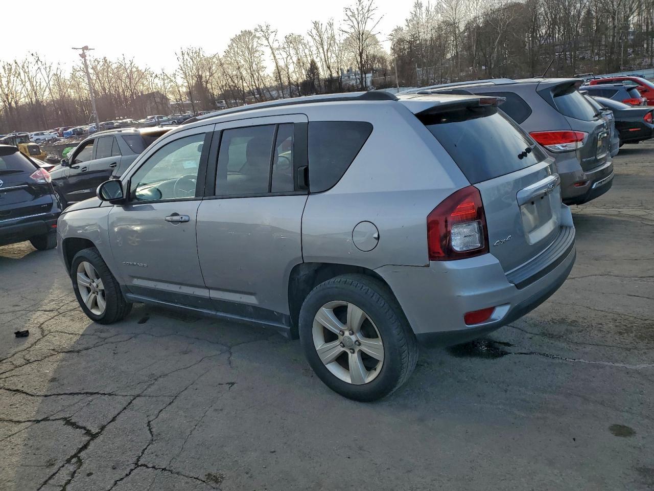 2017 Jeep Compass Latitude - Фото 2